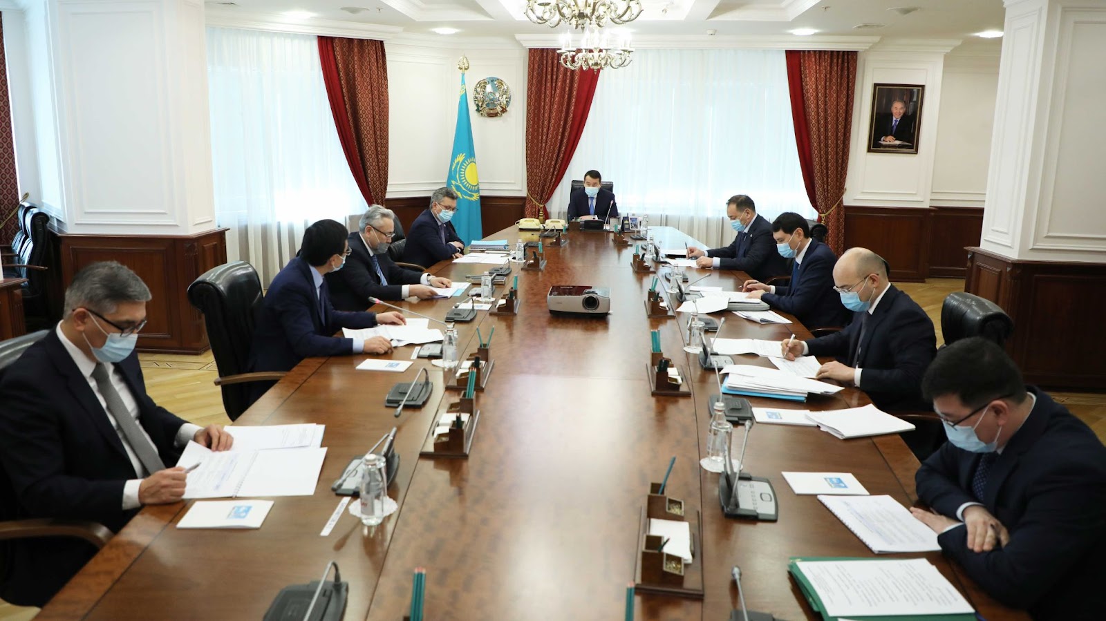 Премьер-Министр бірқатар мәселелер бойынша кеңес өткізді