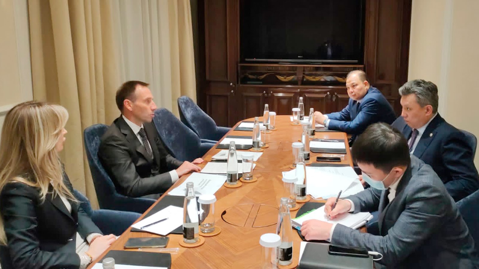 Бақыт Сұлтанов ресейлік Ozon компаниясының директорымен кездесті