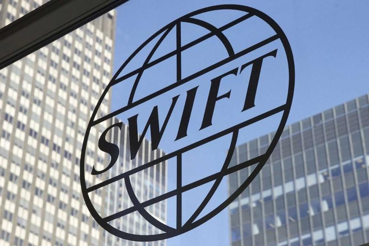 7 банк SWIFT-тен ажыратылды: Мұның қарапайым адамға қандай қаупі бар