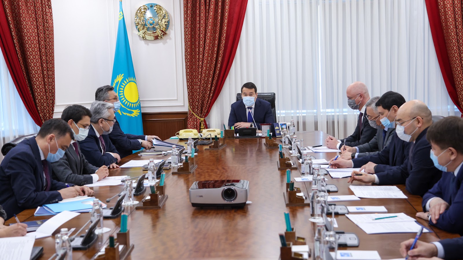 Экономиканы монополиясыздандыру жөніндегі комиссия жұмысын бастады