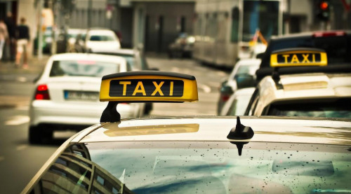 Такси қызметімен заңсыз айналысқандарға айыппұл салынбақ