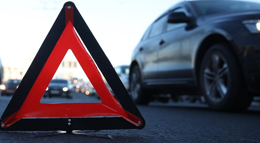 Павлодар облысында жолаушылары бар микроавтобус аударылды