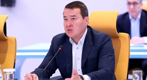 Үкімет басшысы азық-түлік бағасын ұстап тұру туралы кеңес өткізді