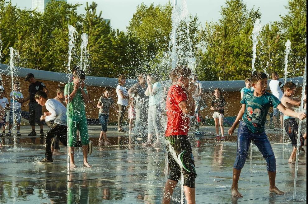 Елорданың бас санитар дәрігері субұрқаққа шомылудың зиянын түсіндірді