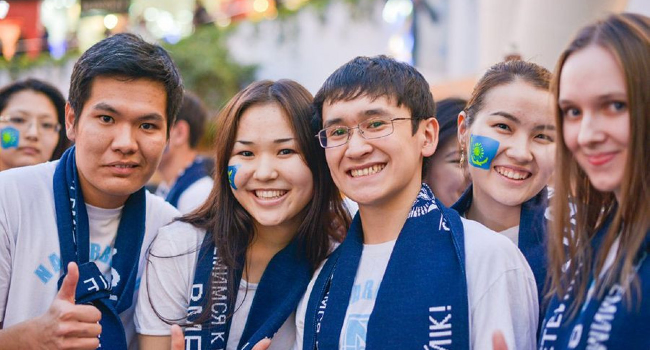 Эротикалық гимнасттармен фотосуреттер