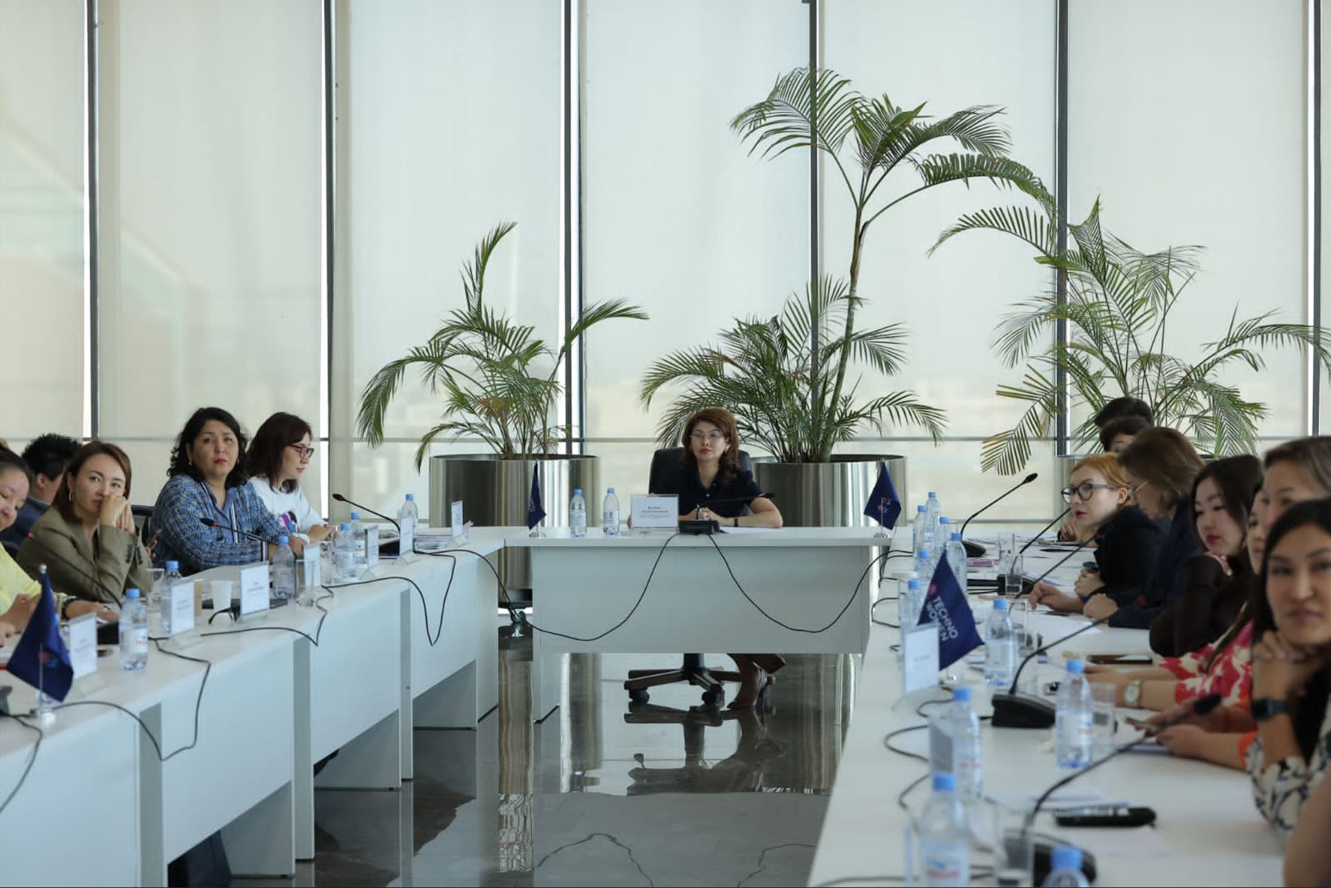 ІТ-технология: Әйелдерді қолдауға жасалған қадам