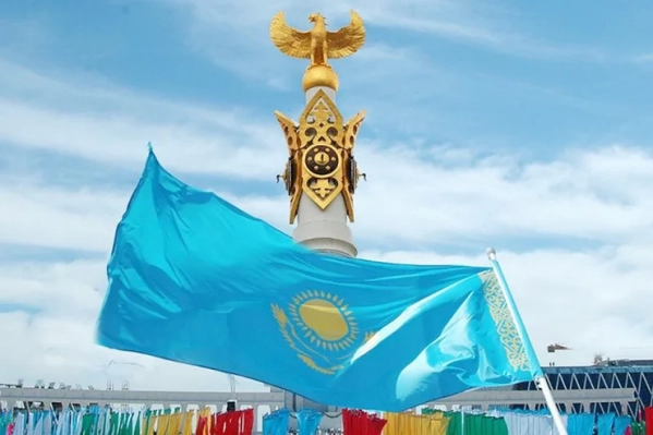 Көрпемізге қарап көсілсек те...