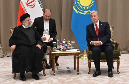 Мемлекет басшысы Иран Президенті Ибрахим Раисимен кездесті