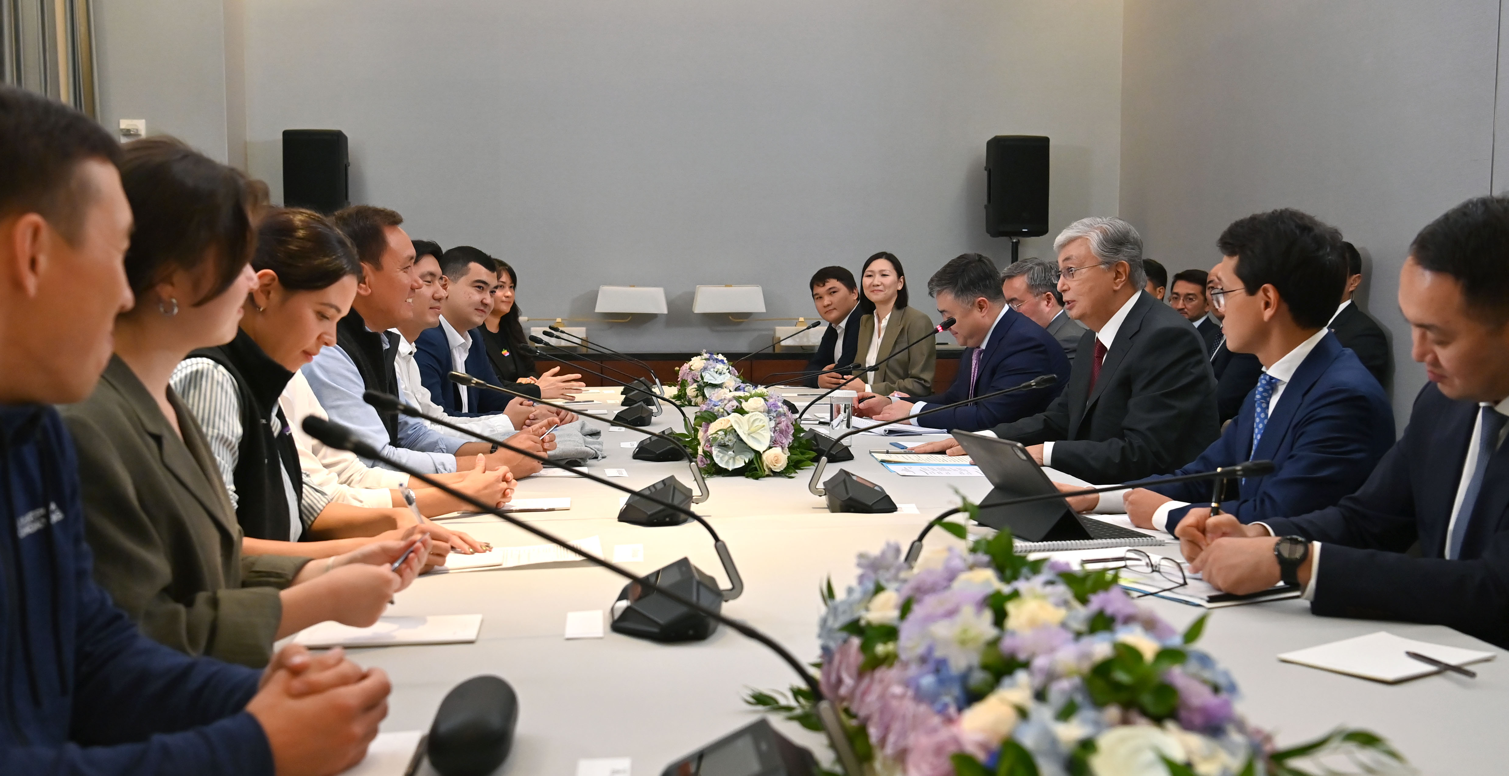 Олар озық компанияларда еңбек етеді