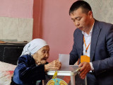Жетісайда 102 жастағы әже дауыс берді