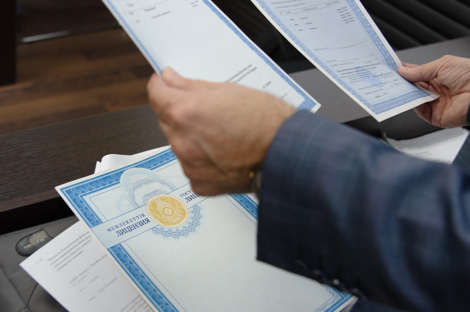 Төрт мердігер лицензиядан айырылды