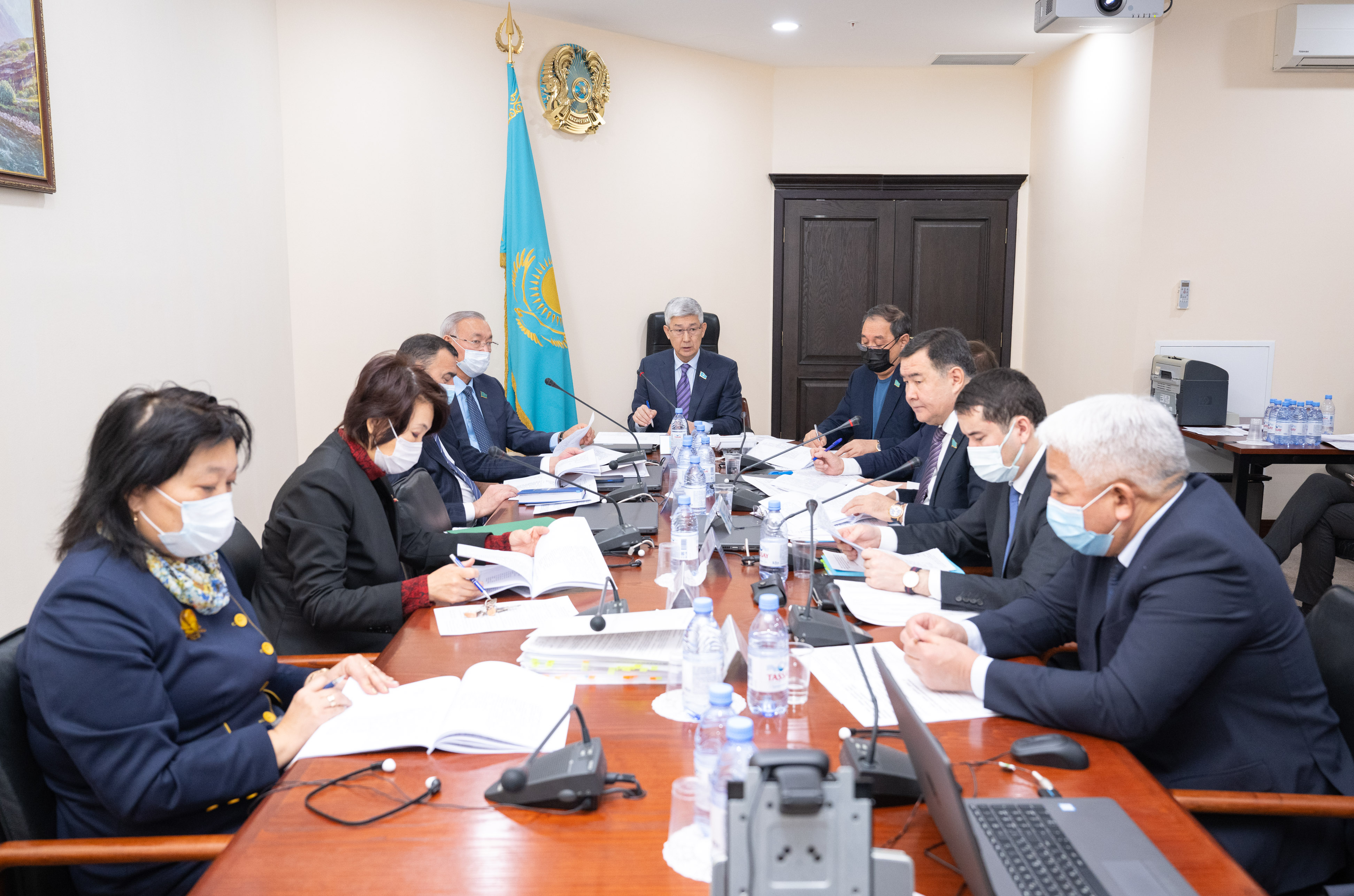 «Астана» халықаралық қаржы орталығын дамыту туралы заң жобасы талқыланды