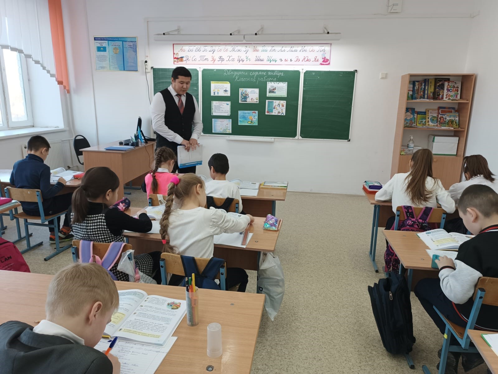 Жалғас – бастауыш сынып мұғалімі