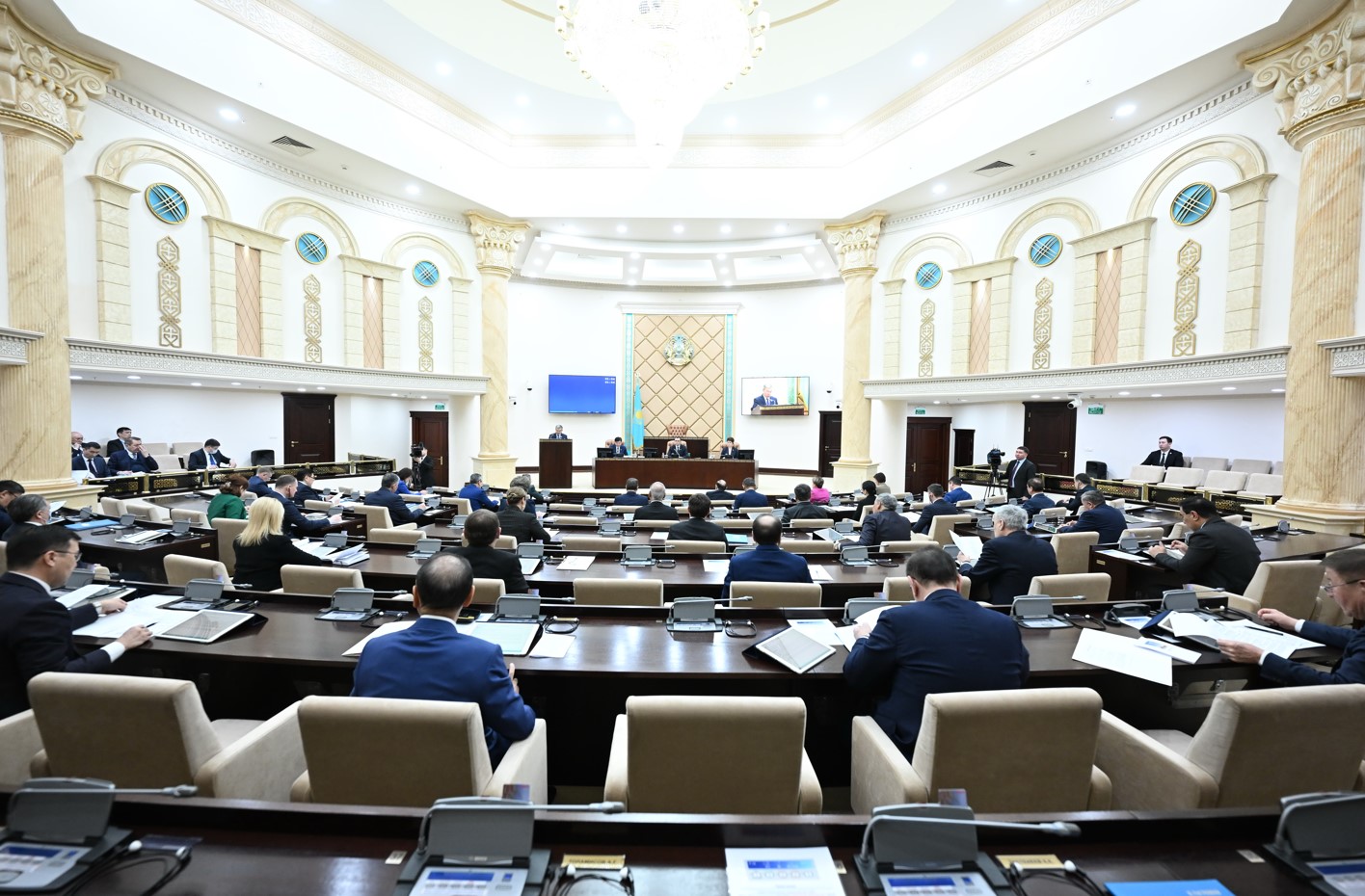 Күн тәртібінде – көкейкесті мәселелер