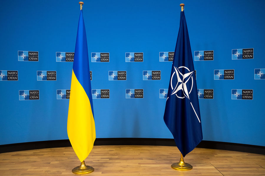 НАТО-ның Бас хатшысы Зеленскийді Альянс саммитіне шақырды