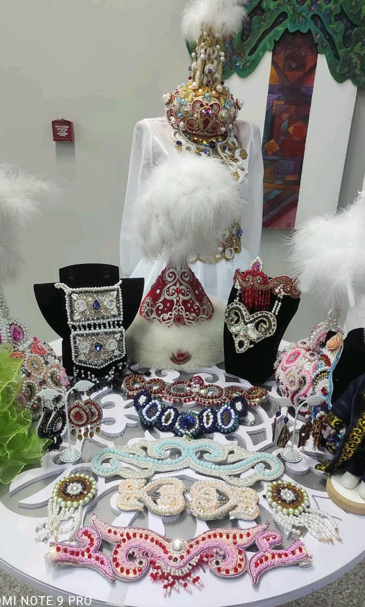 ава