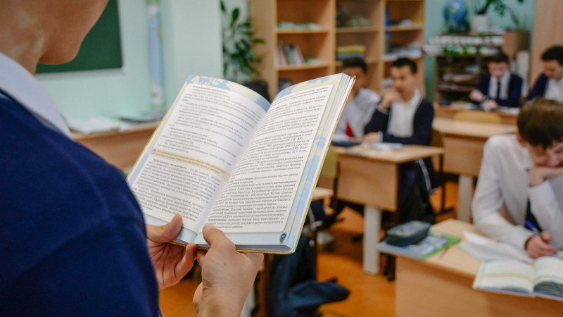 Білім мен тәрбиені ұштастыра білейік