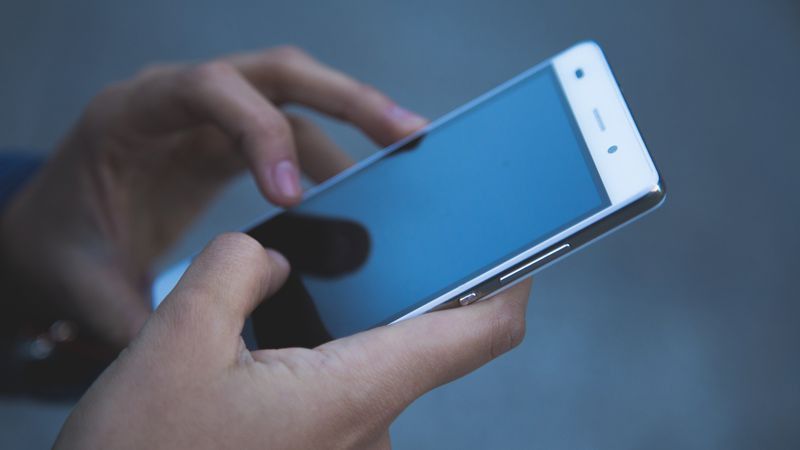 Алматыда өмірін қатерге тіккен «мобилограф» жазаланды