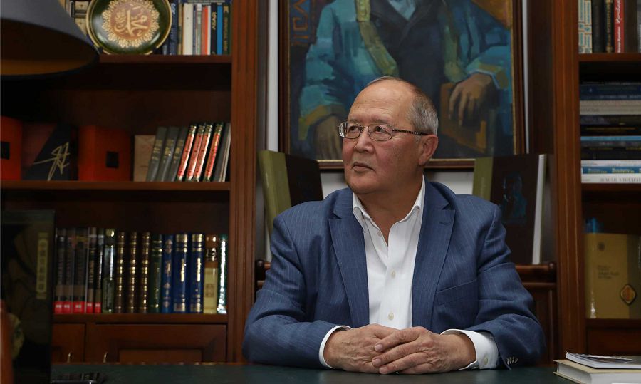 Мұрат Әуезовпен кездесті