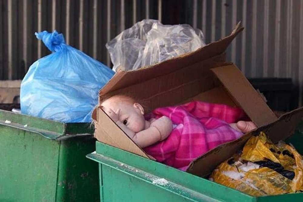 Жаңа туған сәбиін қоқысқа тастаған ана табылды