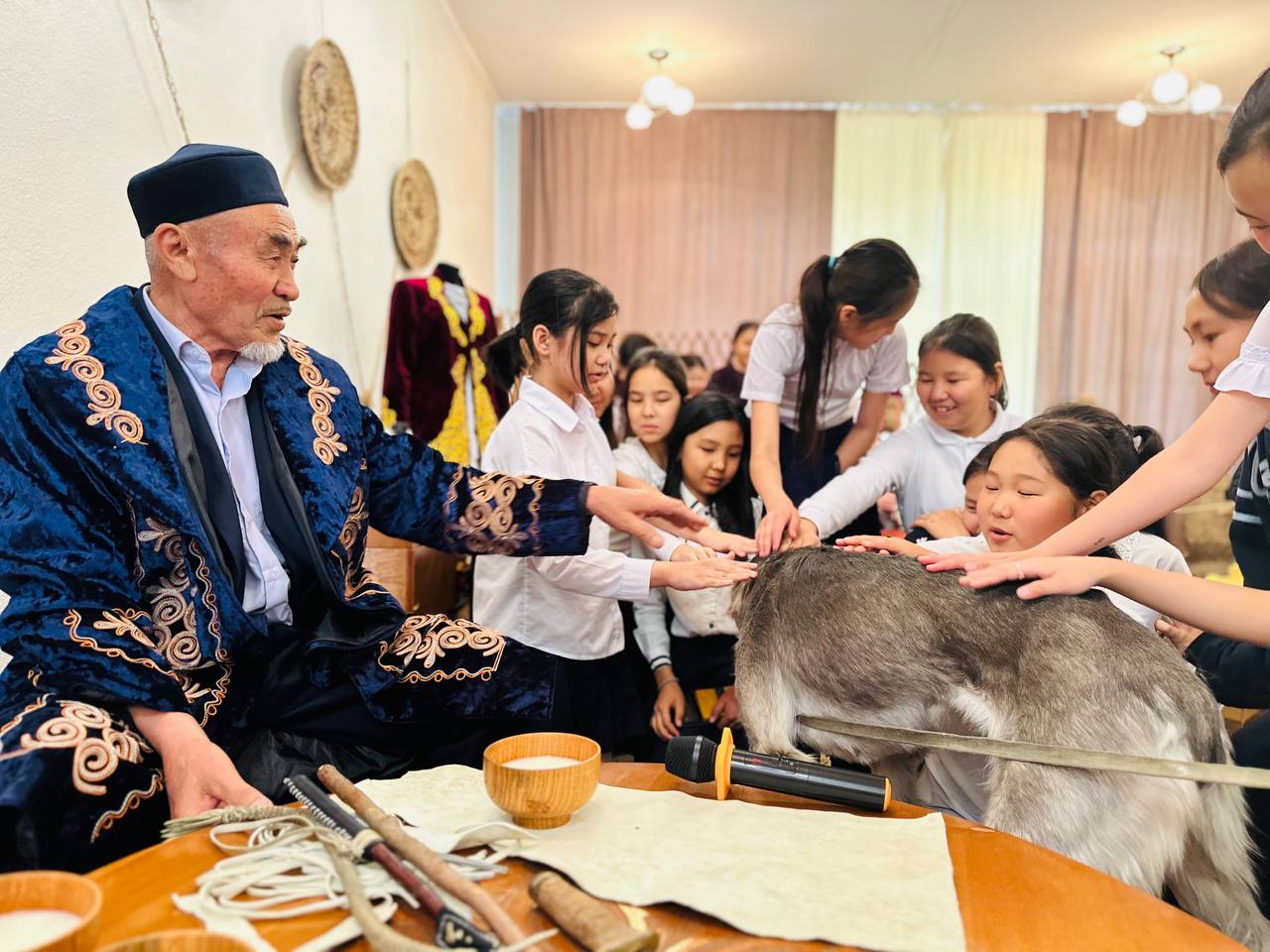 Дәстүрдің мәйегі