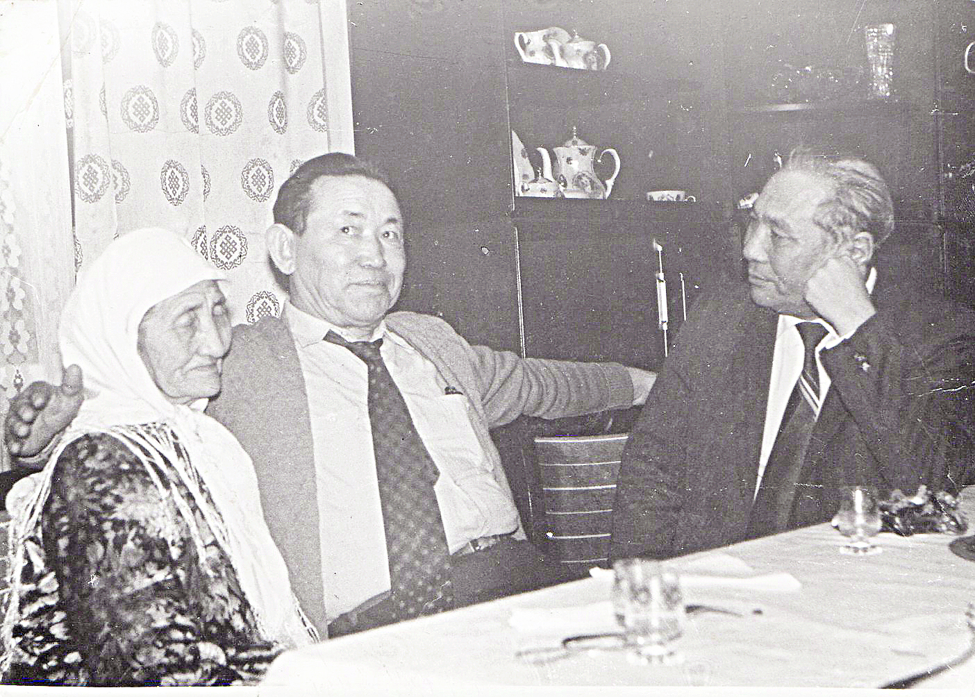 «Солақай бола тұра, домбыраны ойнатуын-ай!..»