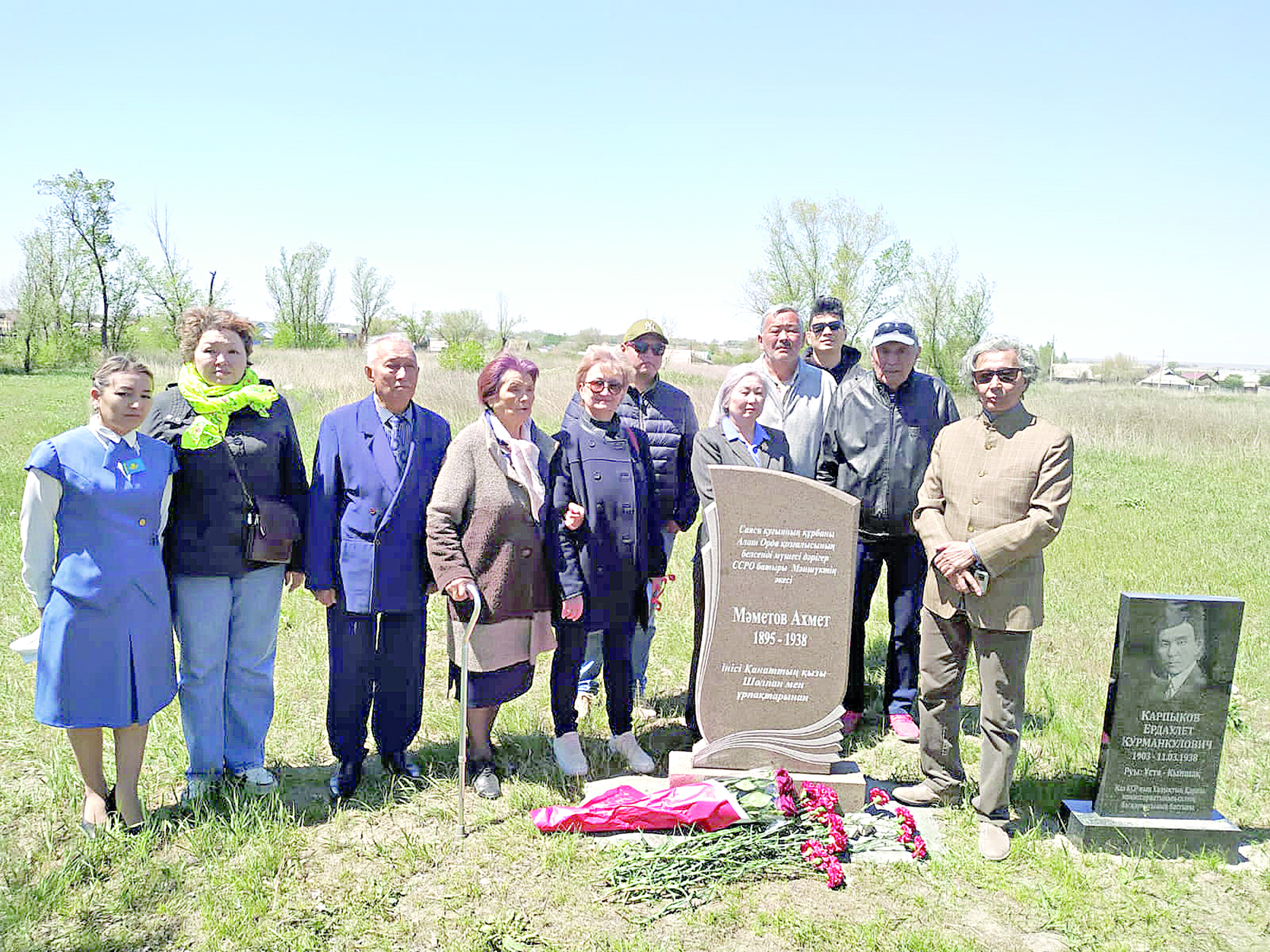 Ахмет Мәметовке құлпытас қойылды