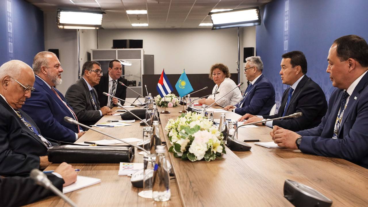 Әлихан Смайылов Куба Премьер-министрімен келіссөз жүргізді