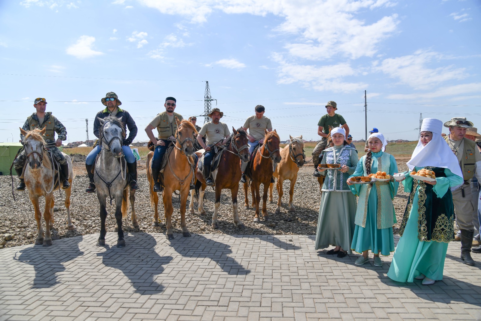 Салт аттылар сапары