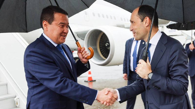 Әлихан Смайылов ресми сапармен Грузияға барды