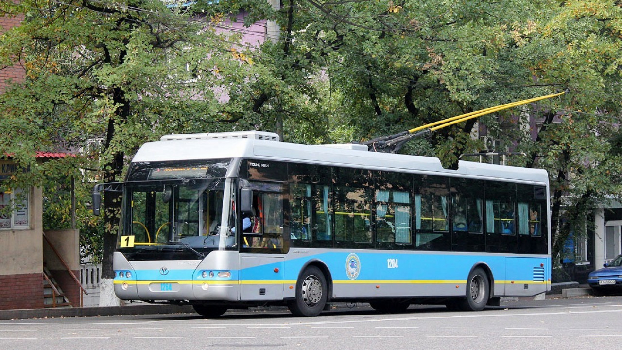 Алматыда екі троллейбустың бағыты өзгерді