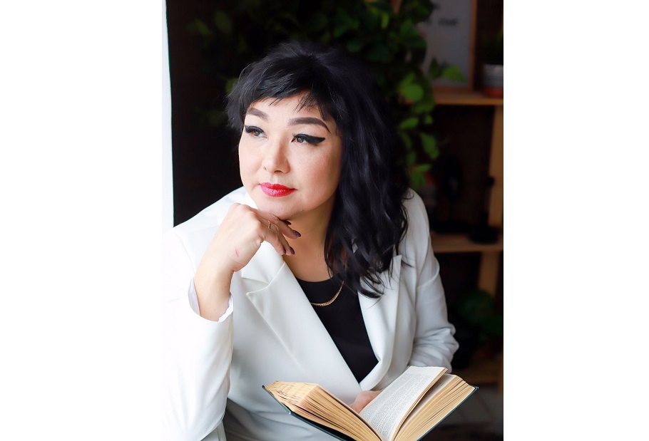 Жазуға жорға журналист құрт қайнатып, күбі піседі