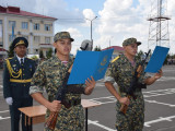 Ұлттық ұлан сарбаздары Әскери ант қабылдады