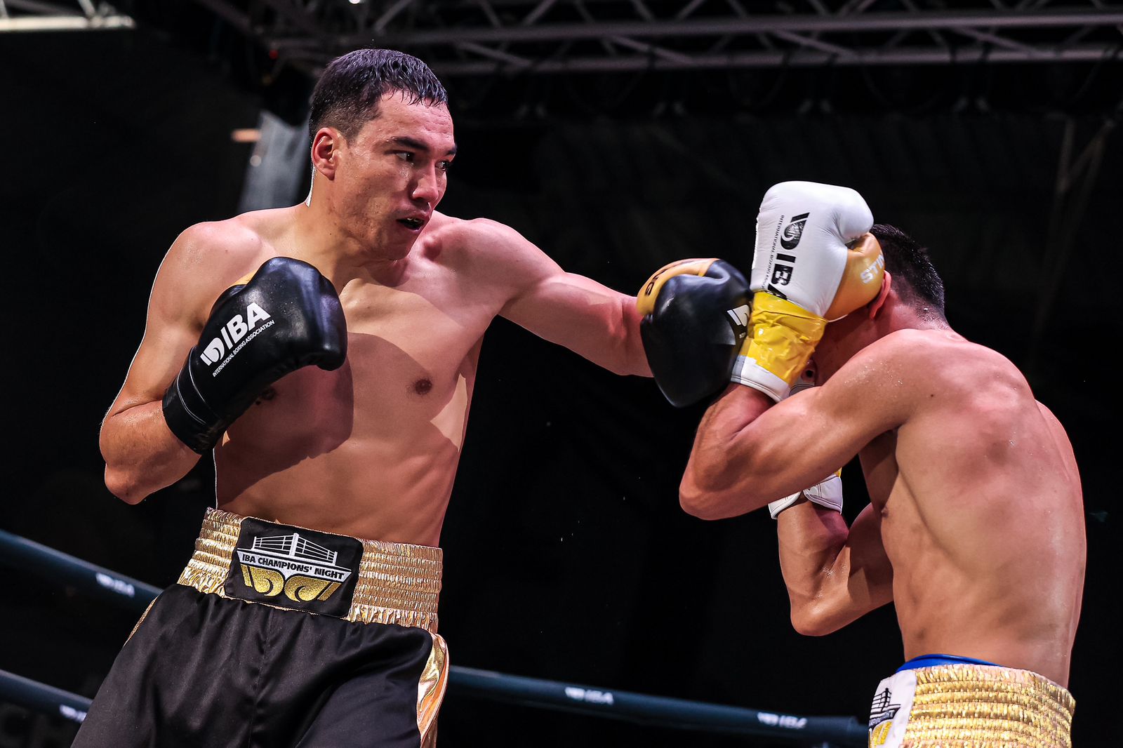 «Чемпиондар кешіндегі» жекпе-жек