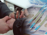 Түркістан облысында 18 млн теңге пара алмақшы болған шенеуніктер ұсталды