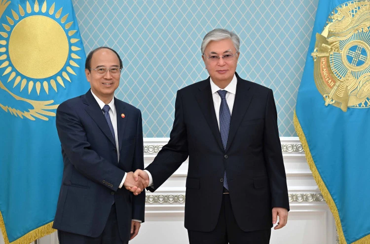 Президент CNPC компаниясы Директорлар кеңесінің төрағасы Дай Хоулянды қабылдады