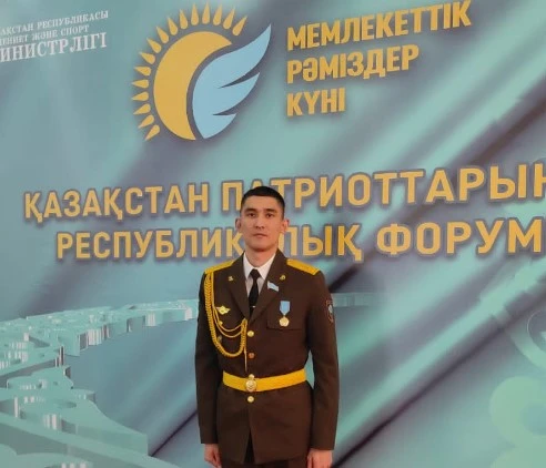 Бейбіт күннің батыры