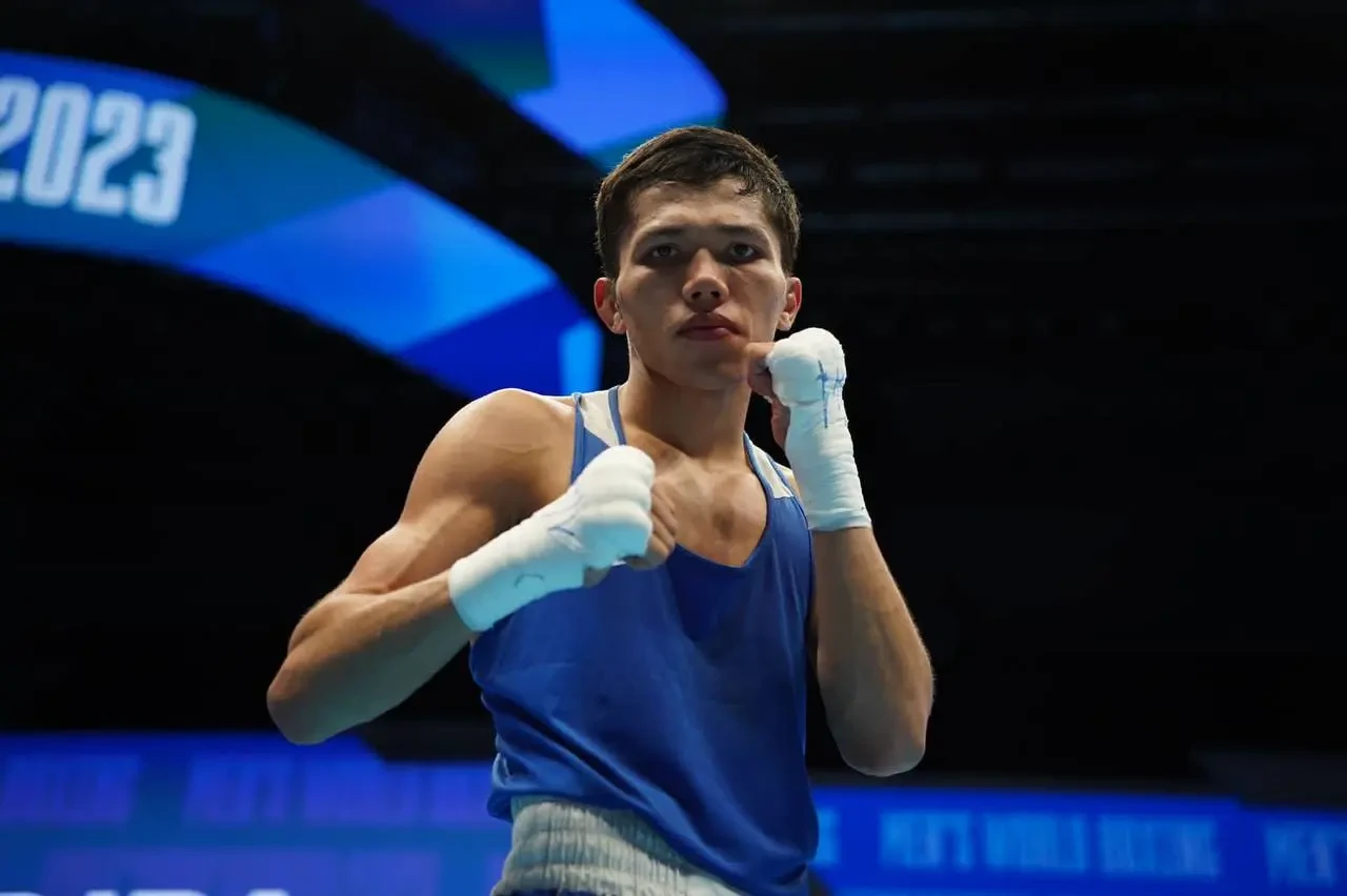 «Чемпиондар түні»: Санжар Тәшкенбай өзбек боксшысын ойсырата жеңді