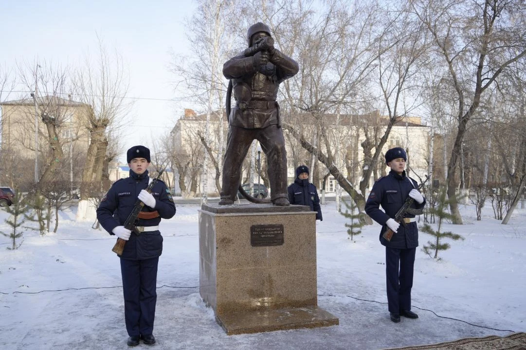 Көкшетауда Асқар Забикулинге ескерткіш орнатылды