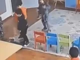 Алматыдағы балабақшада бала аяусыз соққыға жығылған (видео)
