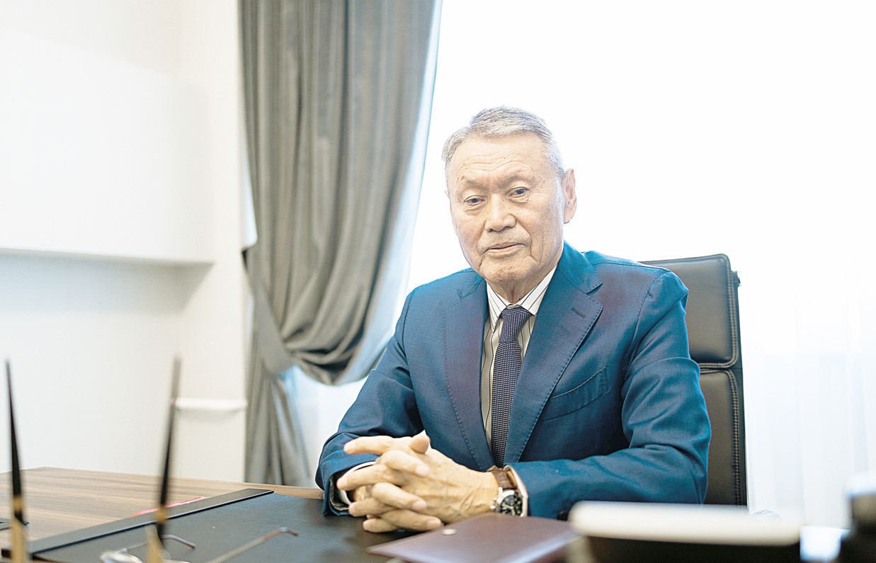 Білікті заңгер биігі