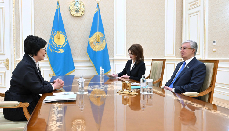 Президент Жәния Әубәкірованың қоғамдық мәселелерге қатысты ұсыныстарын тыңдады