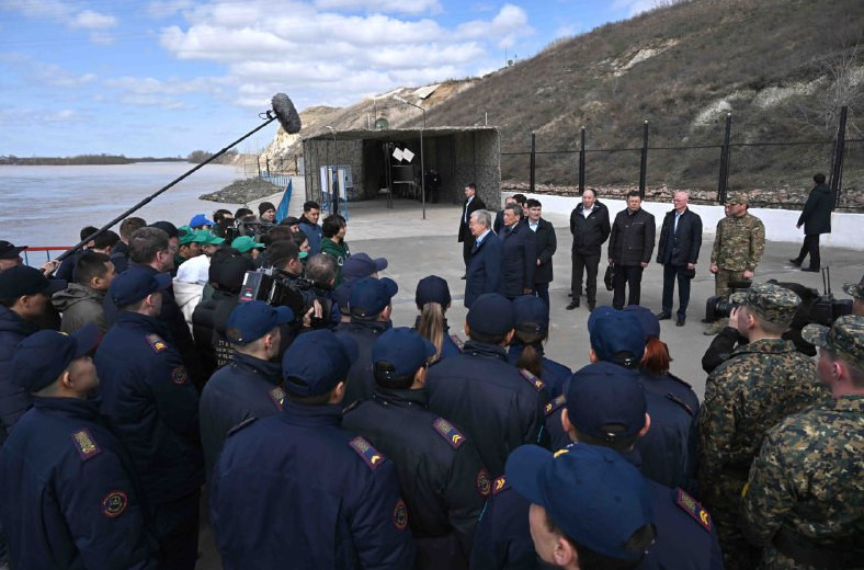 Президент су тасқынымен күресіп жүрген азаматтарға алғыс айтты