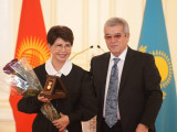 Алтынбек Қоразбаев пен Роза Рымбаева жаңа атаққа ие болды