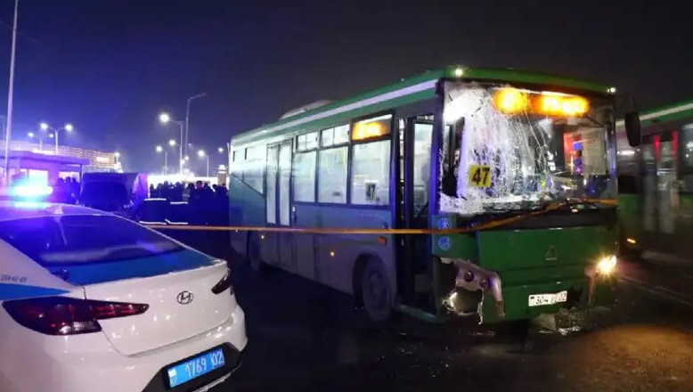 Үш адамның өмірін қиған автобус апаты: Алматы соты үкім шығарды