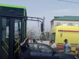 Атырауда жолаушылар автобусы жол апатына ұшырады