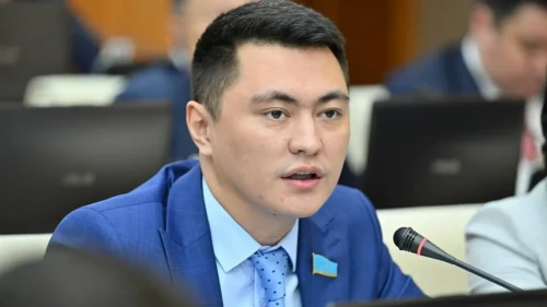 Қазақстан депутаттары жаңажылдық корпоратив өткізбейді