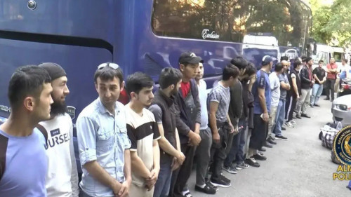 Алматы полициясы 35 заңсыз мигрантты  депортациялады