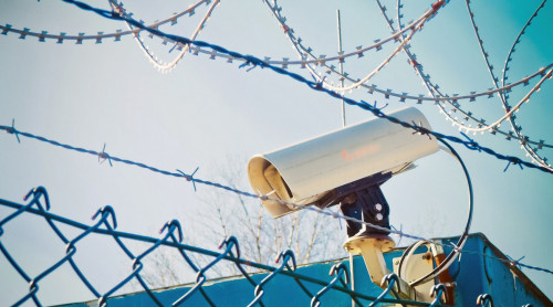 Прокуратураға жүгіндім: Уәкіл төрт айлық сәбиімен қамауда отырған әйел туралы айтты