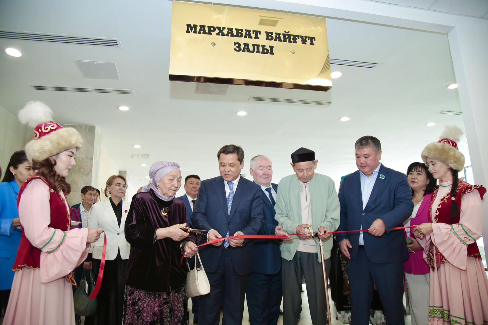 Суреткер мұрасына құрмет